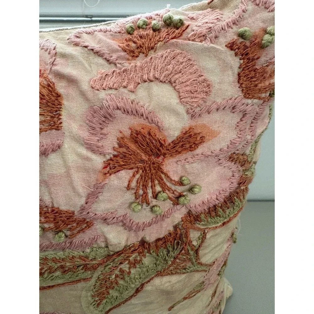 Pottery Barn VTG Islands Floral Embroidered Throw Pillow  Cotton Linen 22x22